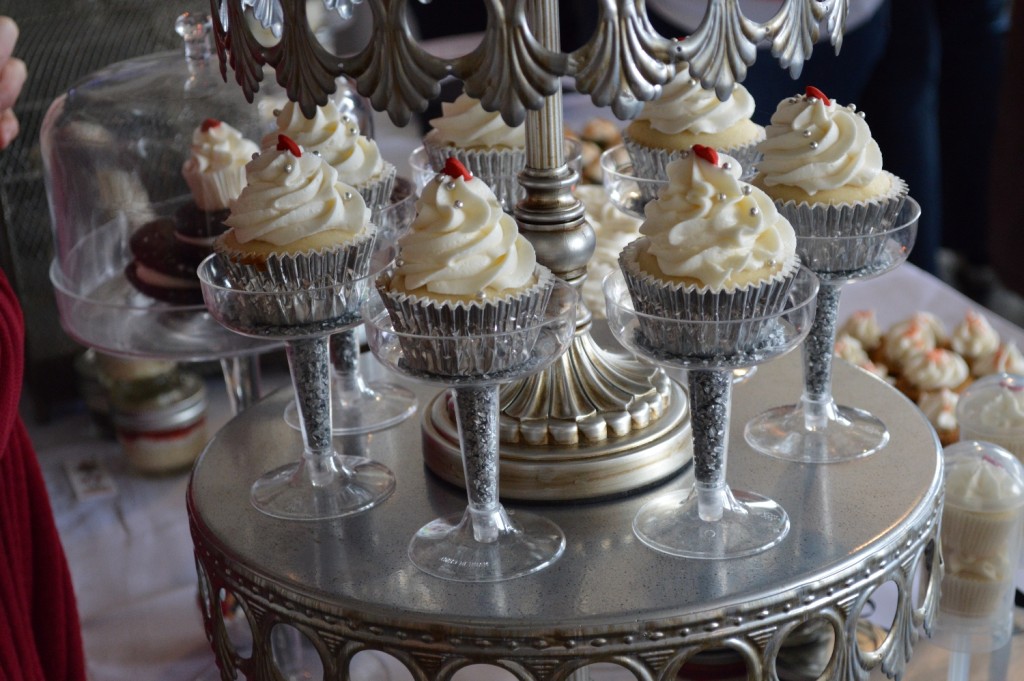 silver-cupcakes